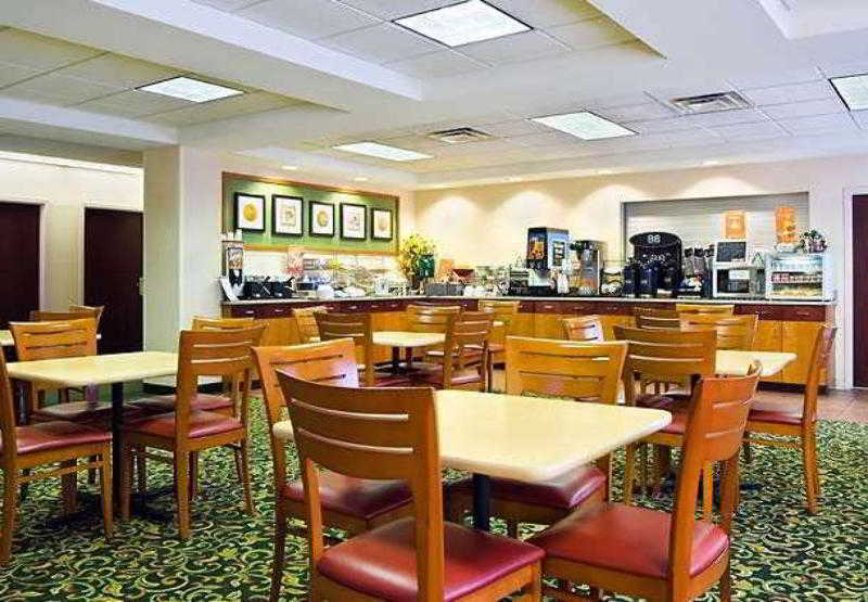 Fairfield Inn & Suites Chicago Midway Airport Bedford Park Ресторант снимка