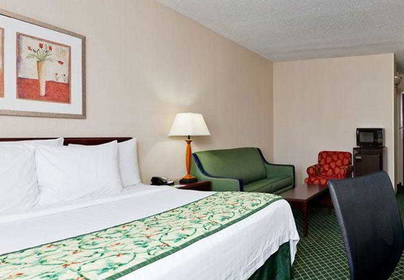 Fairfield Inn & Suites Chicago Midway Airport Bedford Park Стая снимка
