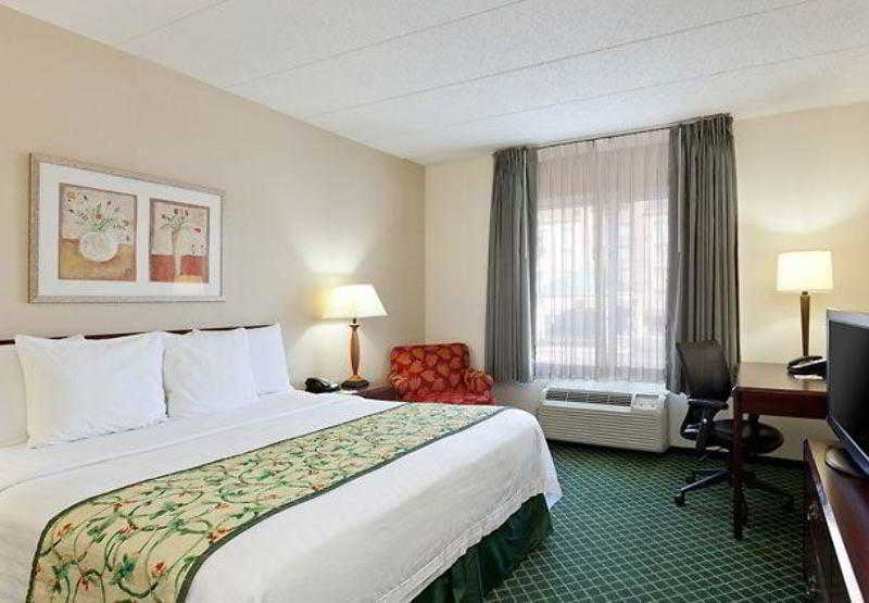 Fairfield Inn & Suites Chicago Midway Airport Bedford Park Стая снимка
