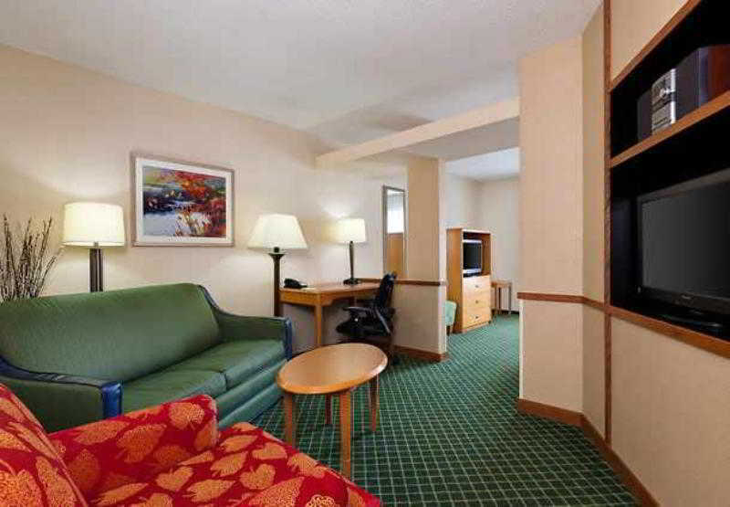 Fairfield Inn & Suites Chicago Midway Airport Bedford Park Стая снимка